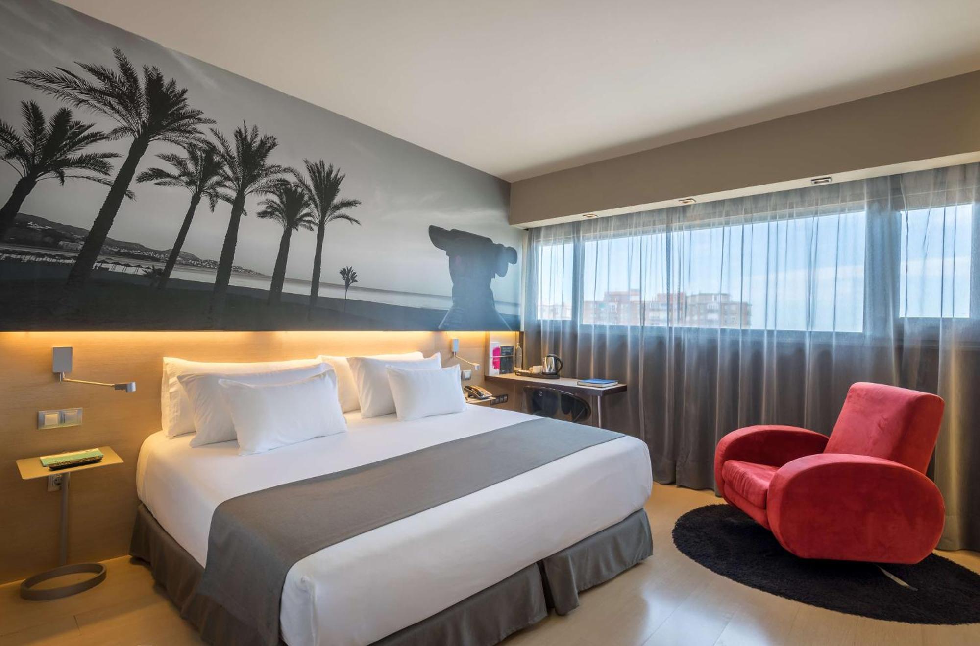 Hotel Barcelo Málaga Esterno foto