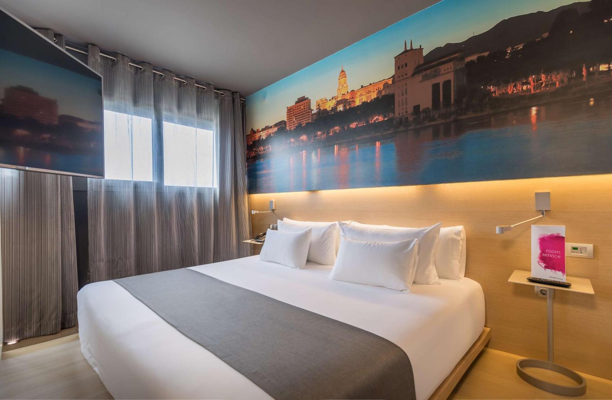 Hotel Barcelo Málaga Esterno foto