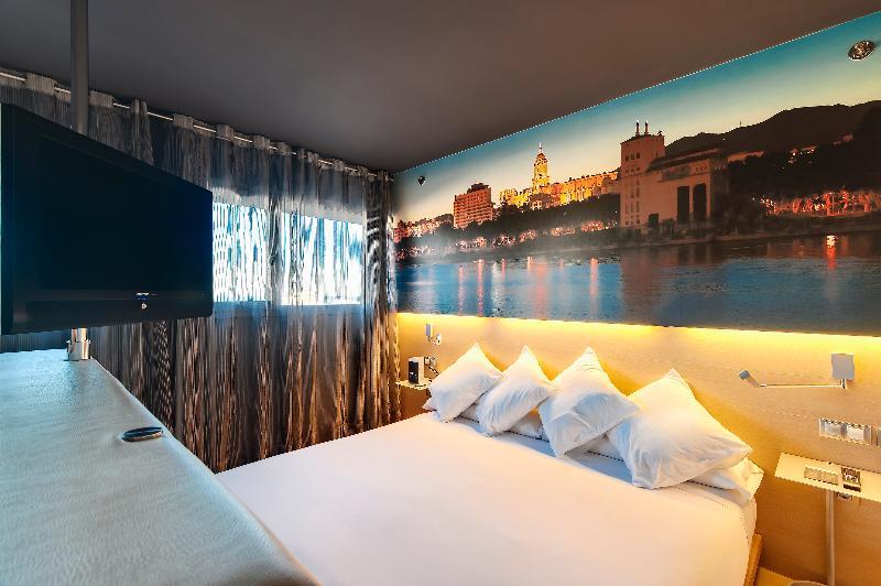 Hotel Barcelo Málaga Esterno foto